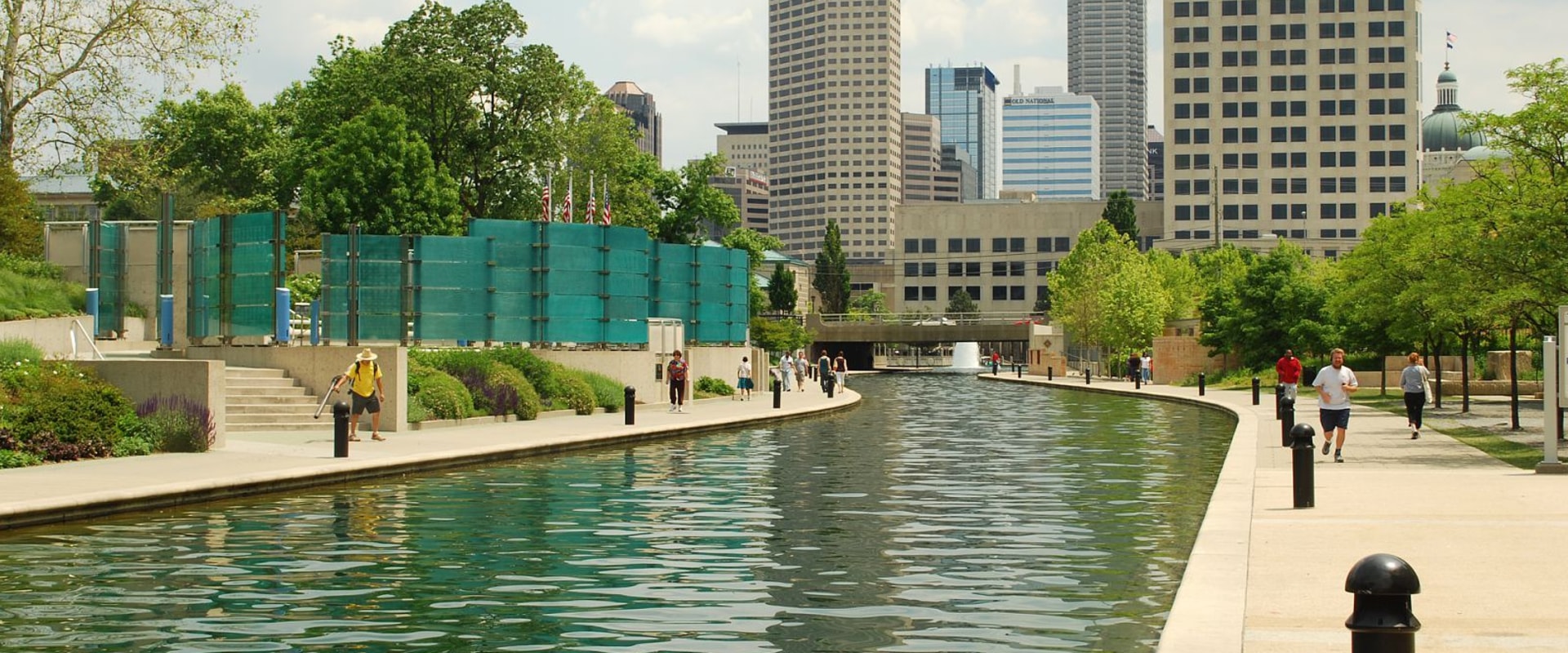 What is the Average Age of Employees in Indianapolis, Indiana?